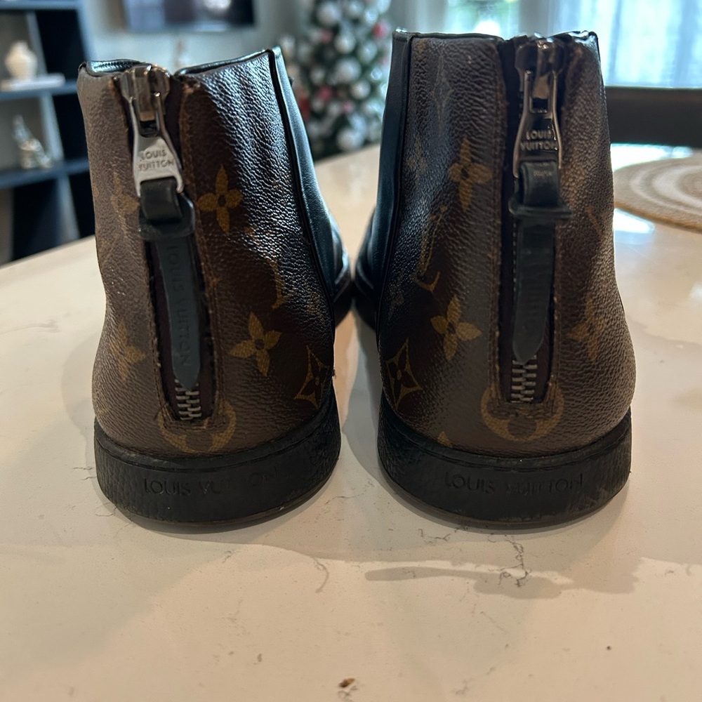 Louis Vuitton Men's Black High-Top Sneakers - Picture 5 of 5